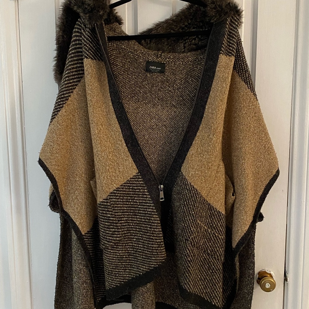 ZARA KNIT PONCHO